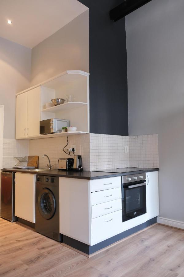 Daddy Long Legs Self Catering Apartments Кейптаун Екстериор снимка
