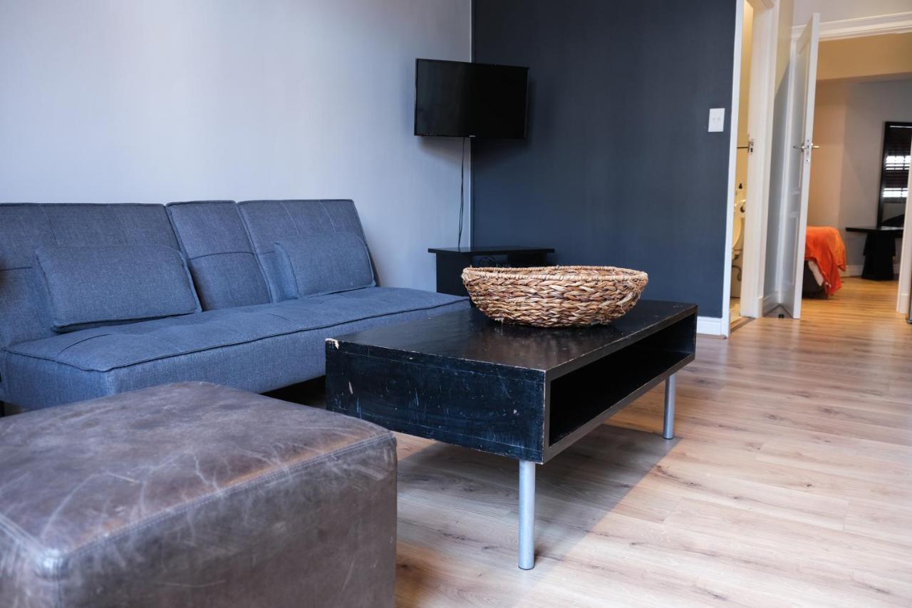 Daddy Long Legs Self Catering Apartments Кейптаун Екстериор снимка