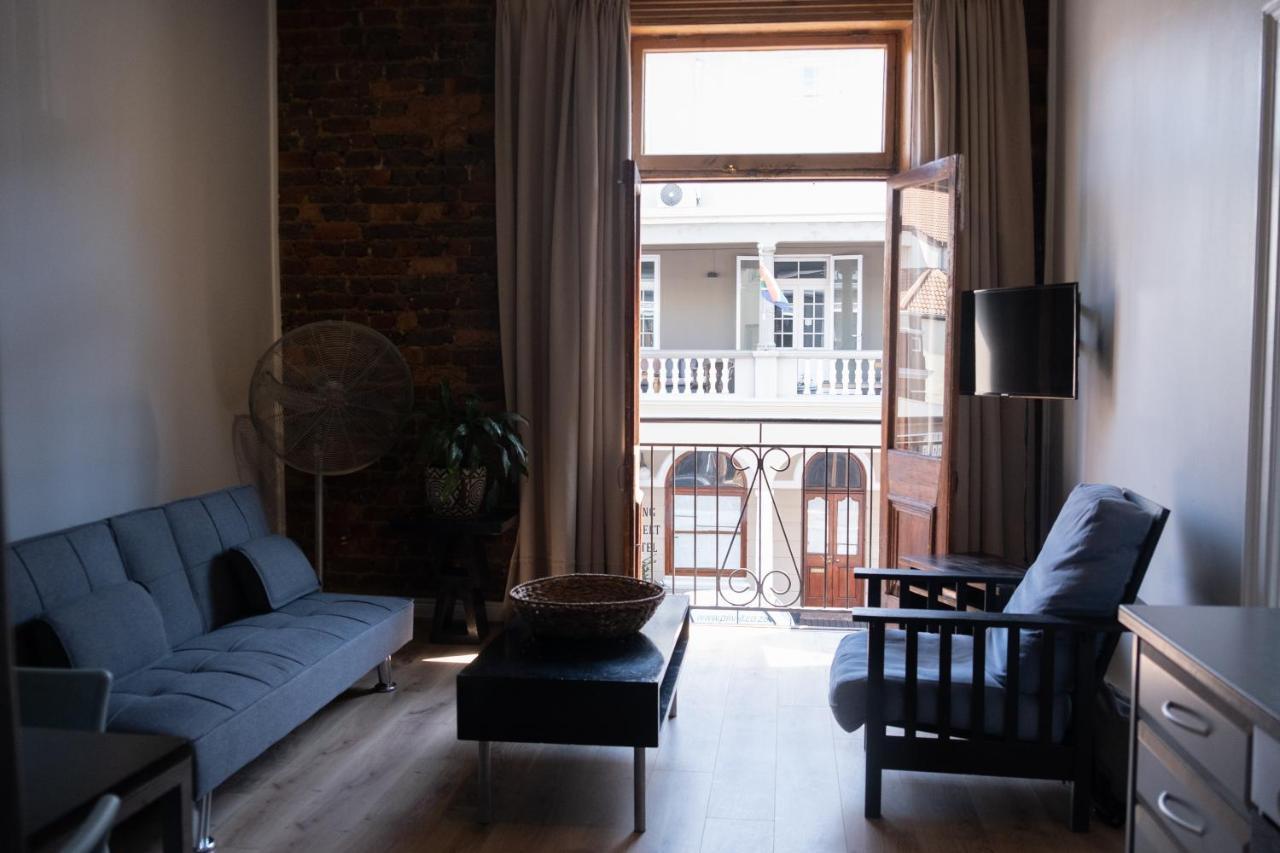 Daddy Long Legs Self Catering Apartments Кейптаун Екстериор снимка