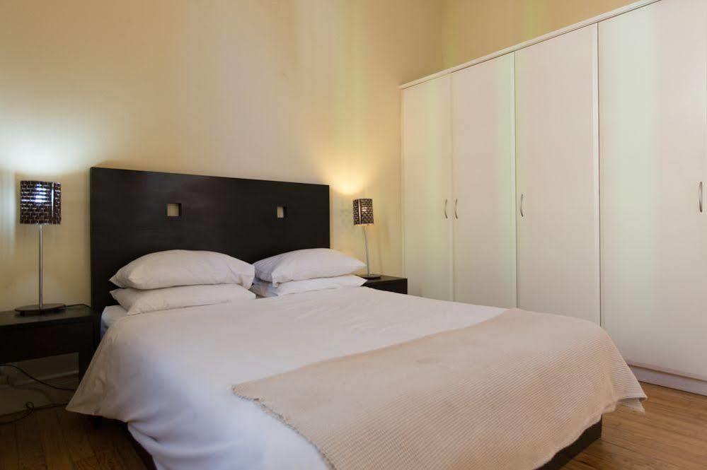 Daddy Long Legs Self Catering Apartments Кейптаун Екстериор снимка